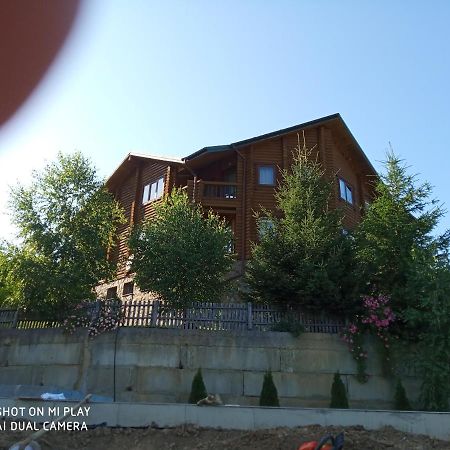 ホテル Крокус Мія スラブスク エクステリア 写真