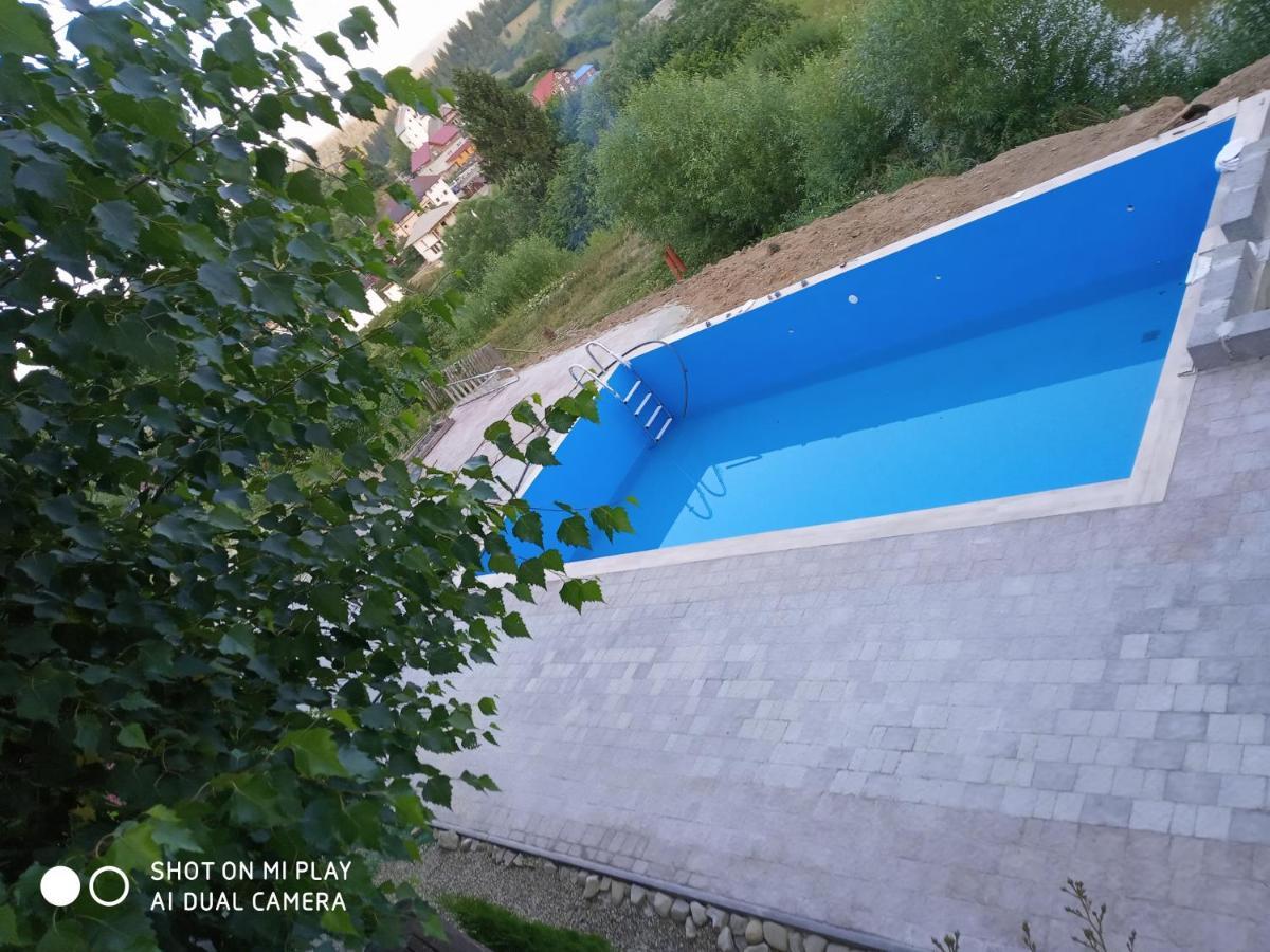 ホテル Крокус Мія スラブスク エクステリア 写真