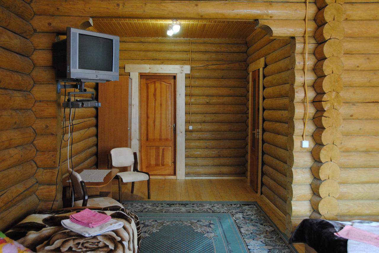ホテル Крокус Мія スラブスク エクステリア 写真